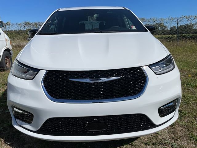 New 2026 Chrysler Pacifica Select image 15
