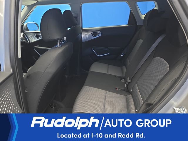 Used 2025 Kia Soul LX w/ LX Technology Package FWD image 26