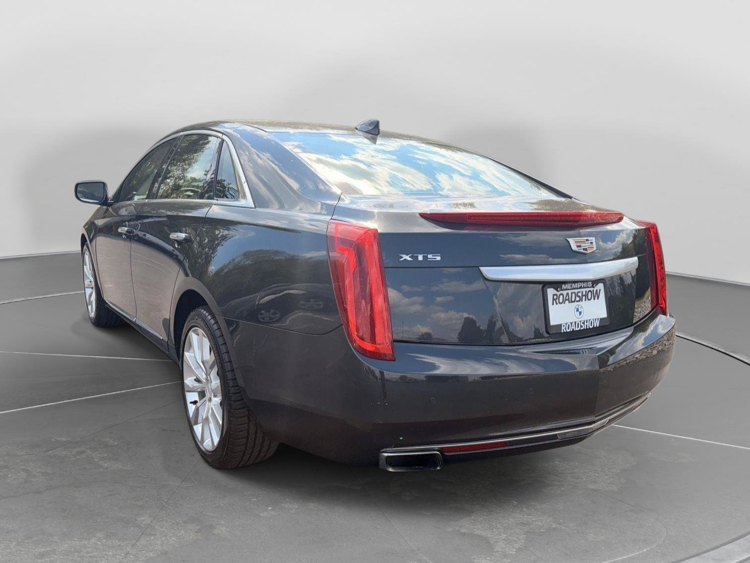 Used 2016 Cadillac XTS Luxury FWD image 3
