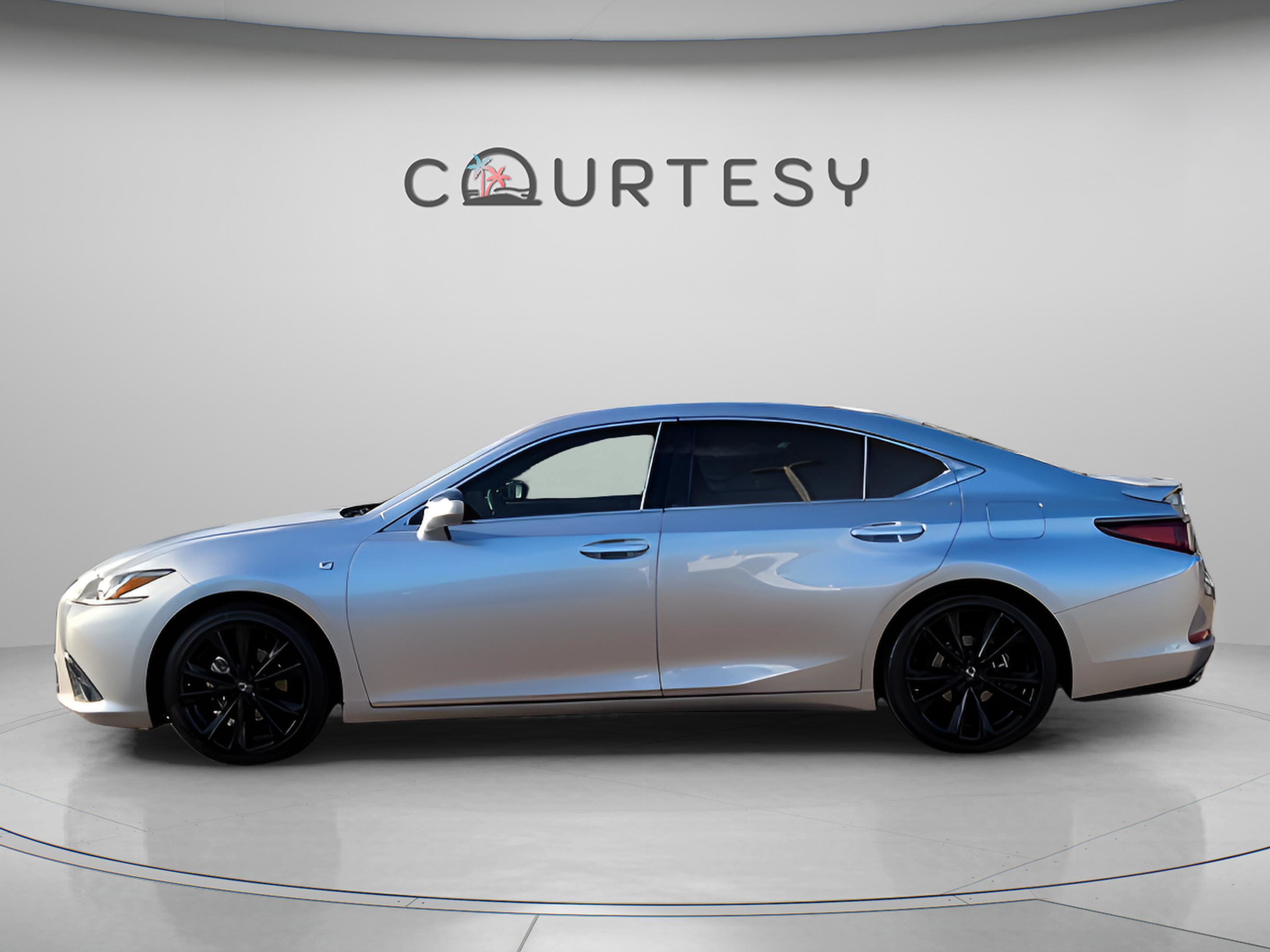 Used 2022 Lexus ES 350 F Sport image 2