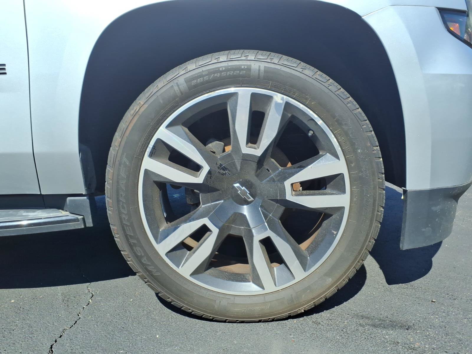 Used 2019 Chevrolet Tahoe LT w/ RST Edition AWD/4WD image 9