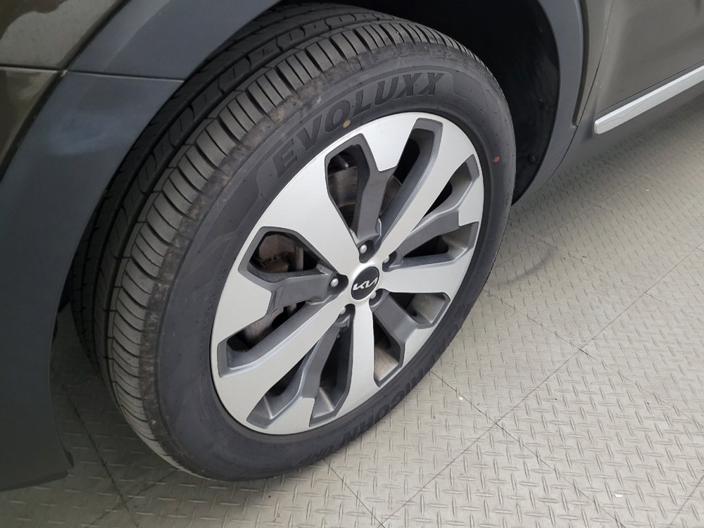 Used 2022 Kia Telluride S FWD image 31