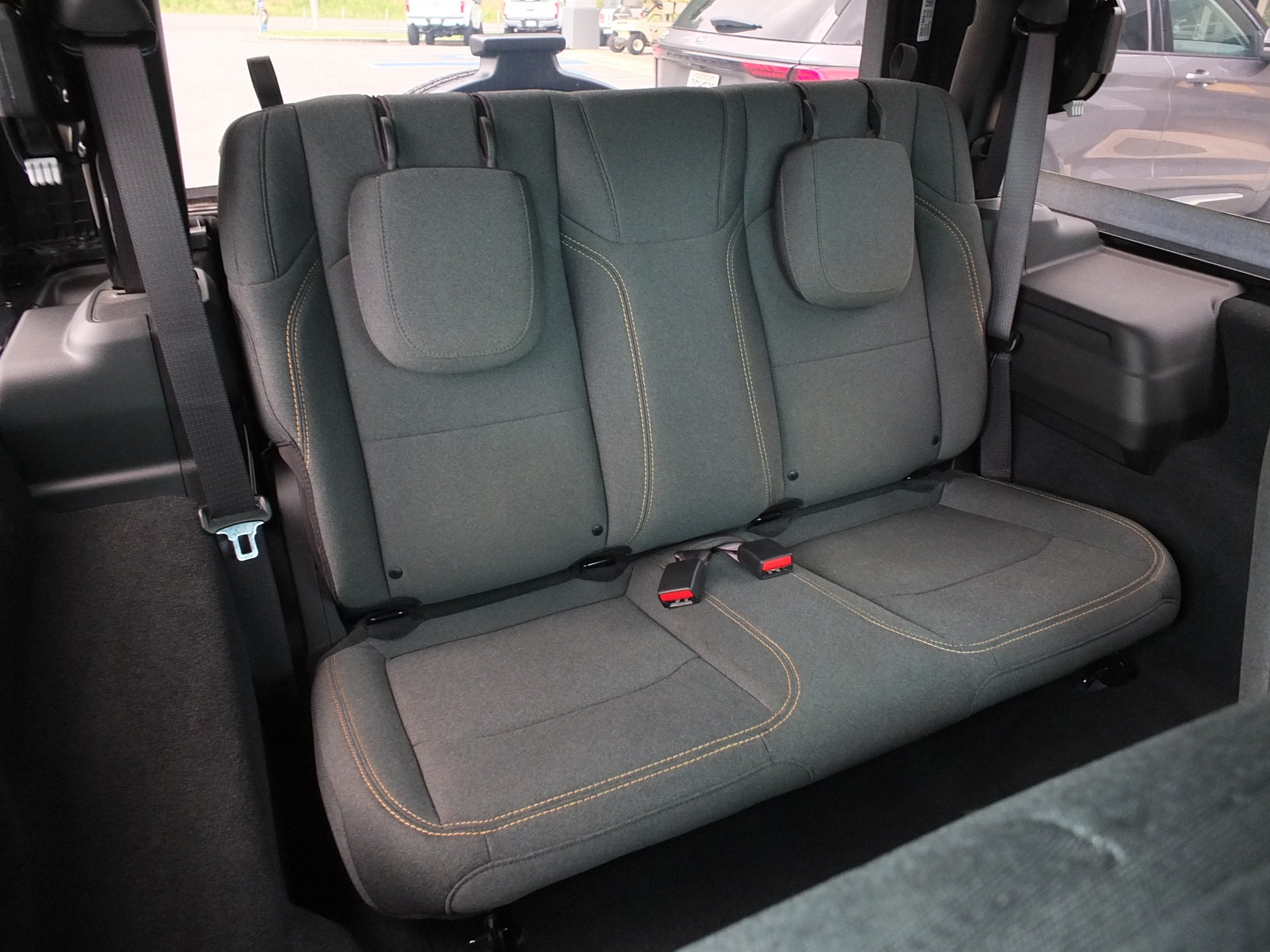 Used 2025 Jeep Wrangler Sport AWD/4WD image 13