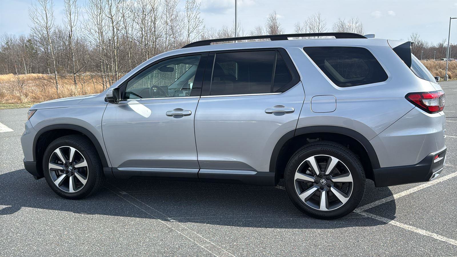 Used 2023 Honda Pilot Elite image 12