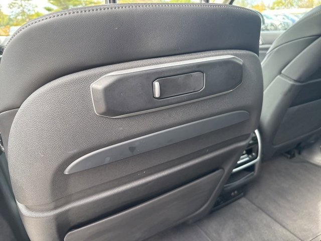 Used 2024 BMW X7 xDrive40i image 68