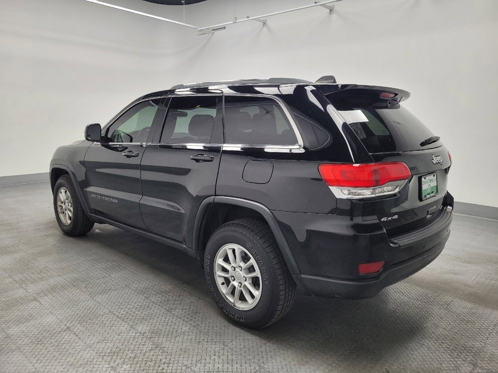 Used 2019 Jeep Grand Cherokee Laredo image 3