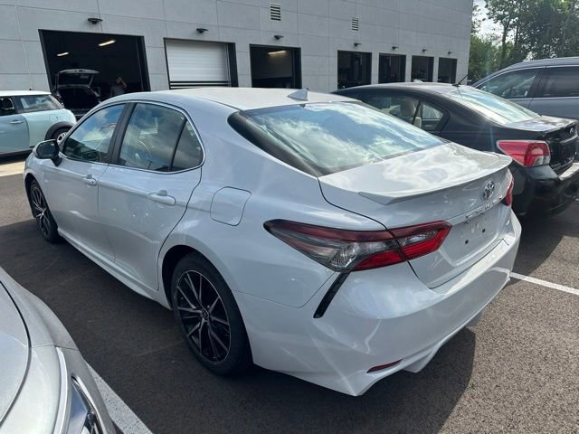 Used 2024 Toyota Camry SE FWD image 6