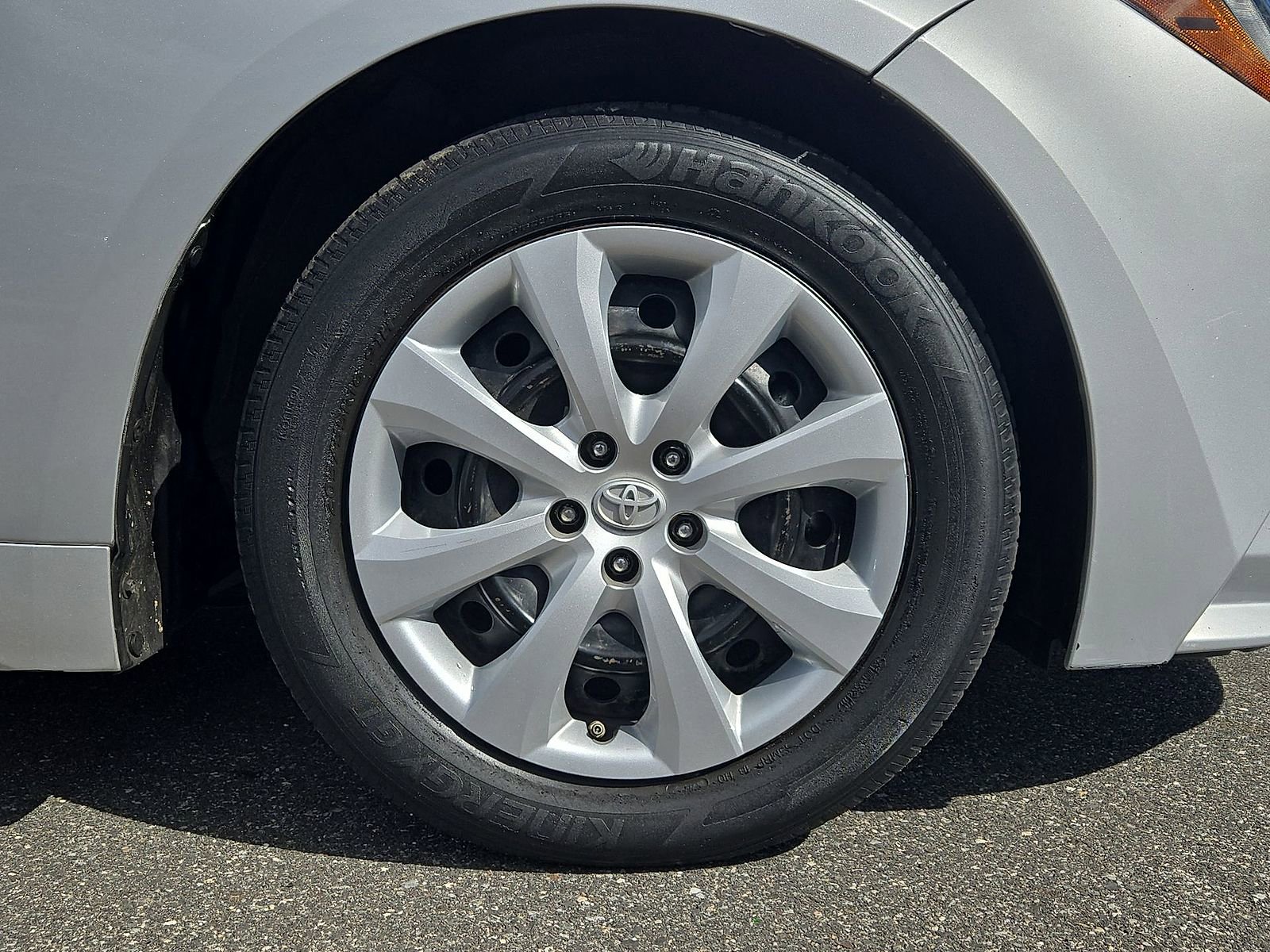 Used 2023 Toyota Corolla LE image 32