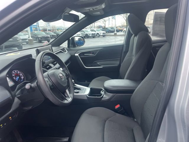 Used 2022 Toyota RAV4 SE image 22