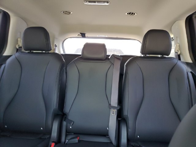 New 2026 Kia Carnival EX FWD image 11