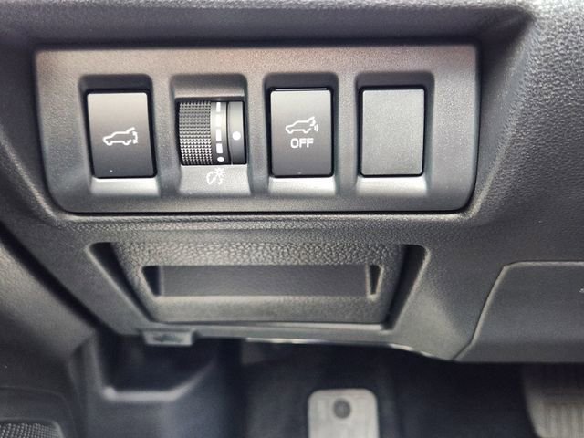 Certified 2025 Subaru Outback Limited image 23