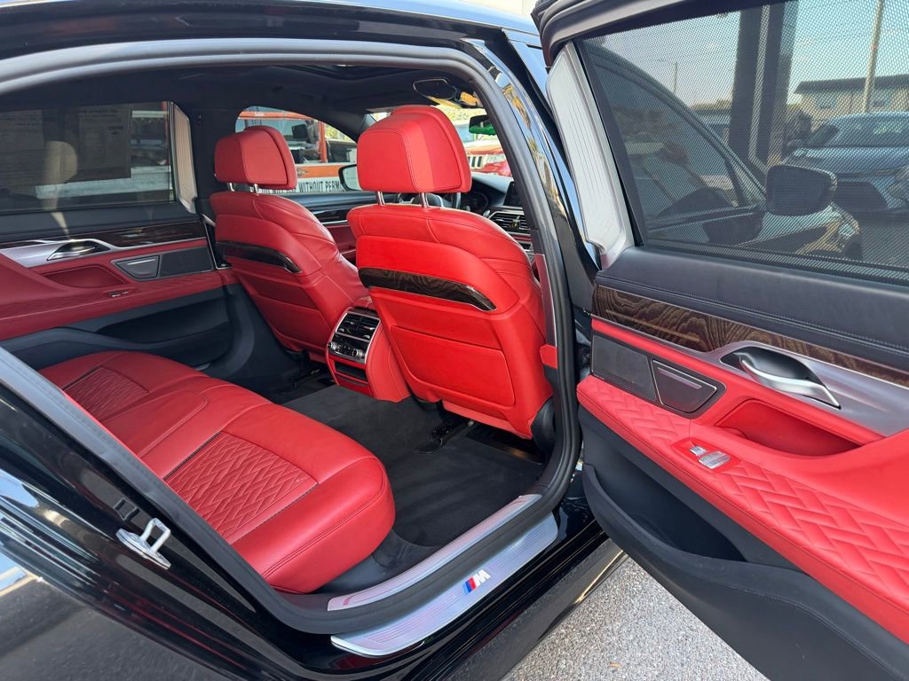 Used 2022 BMW 740i xDrive w/ M Sport Package image 30