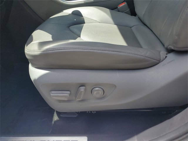 Used 2022 Toyota Highlander Limited image 14