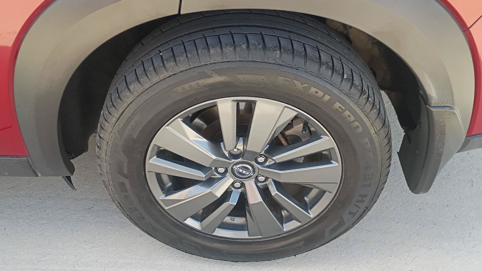 Used 2022 Nissan Pathfinder SV w/ SV Black Package FWD image 24