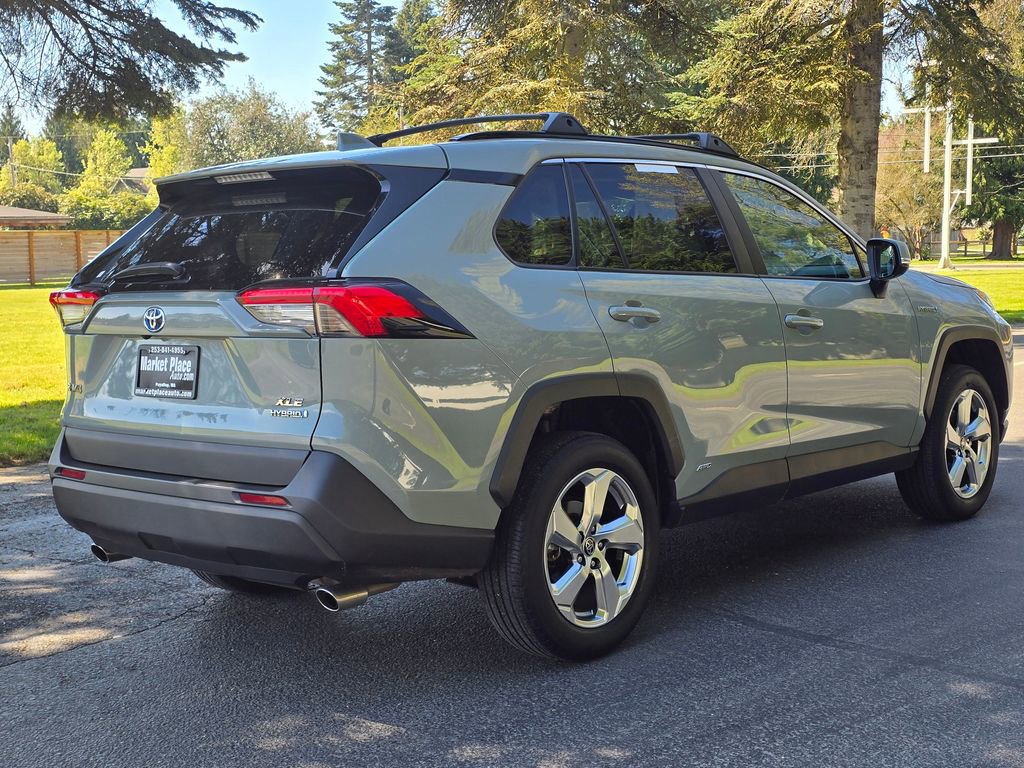Used 2021 Toyota RAV4 XLE Premium AWD/4WD image 6