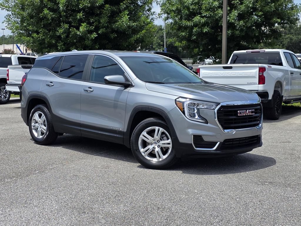 Used 2024 GMC Terrain SLE AWD/4WD image 2