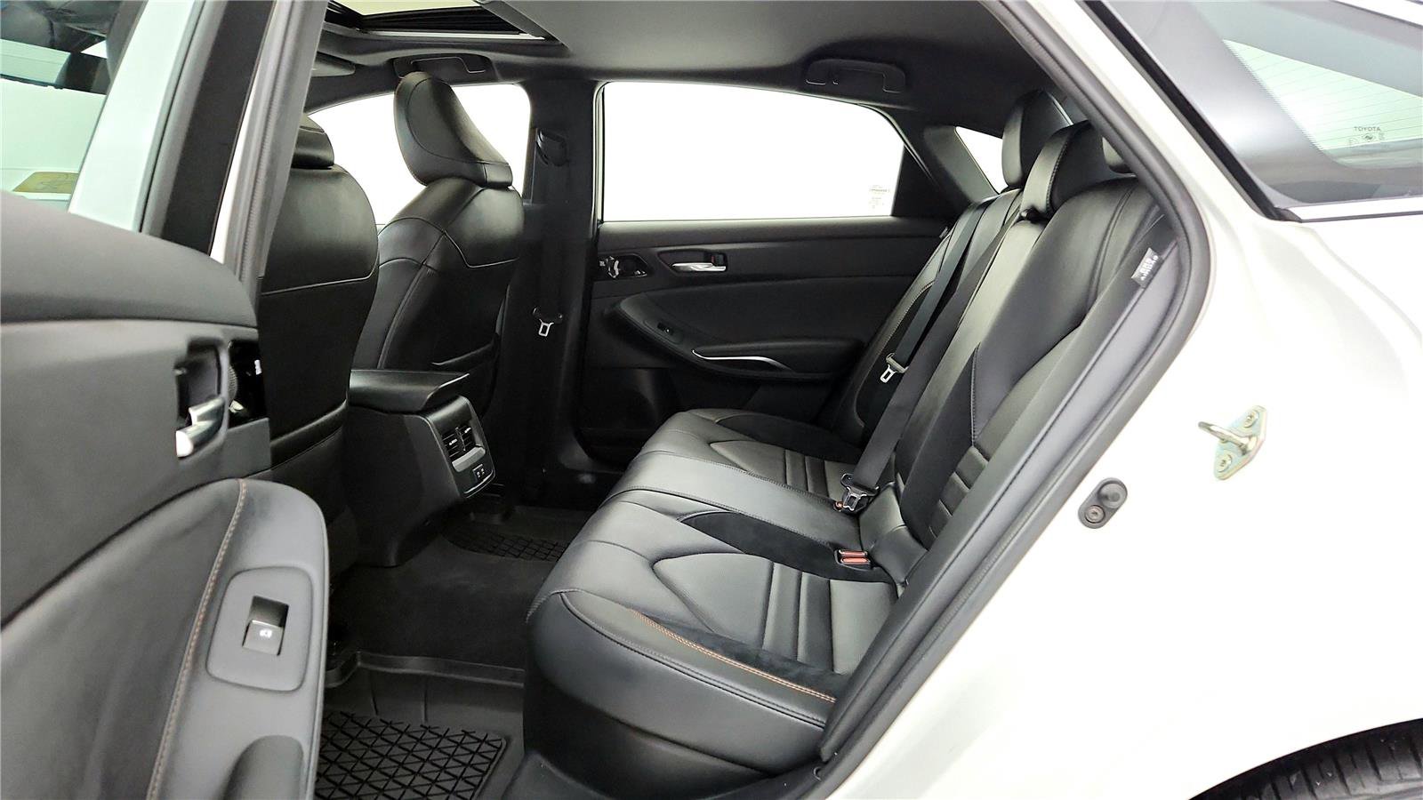 Certified 2020 Toyota Avalon XSE image 30