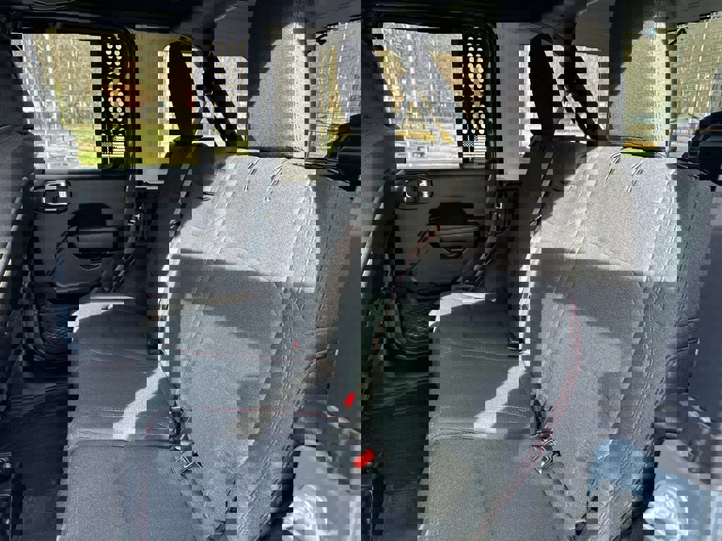 Used 2024 Jeep Wrangler Unlimited Rubicon w/ XTREMEE 35" Tire Package image 25