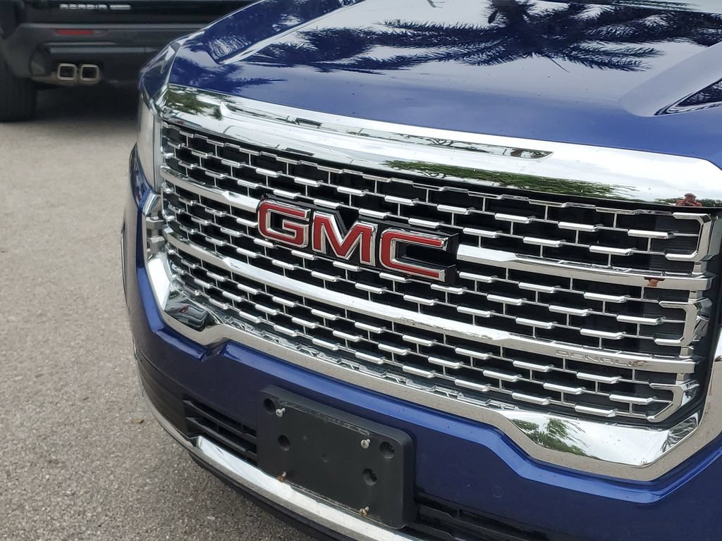 Certified 2023 GMC Acadia Denali w/ Trailering Package AWD/4WD image 9