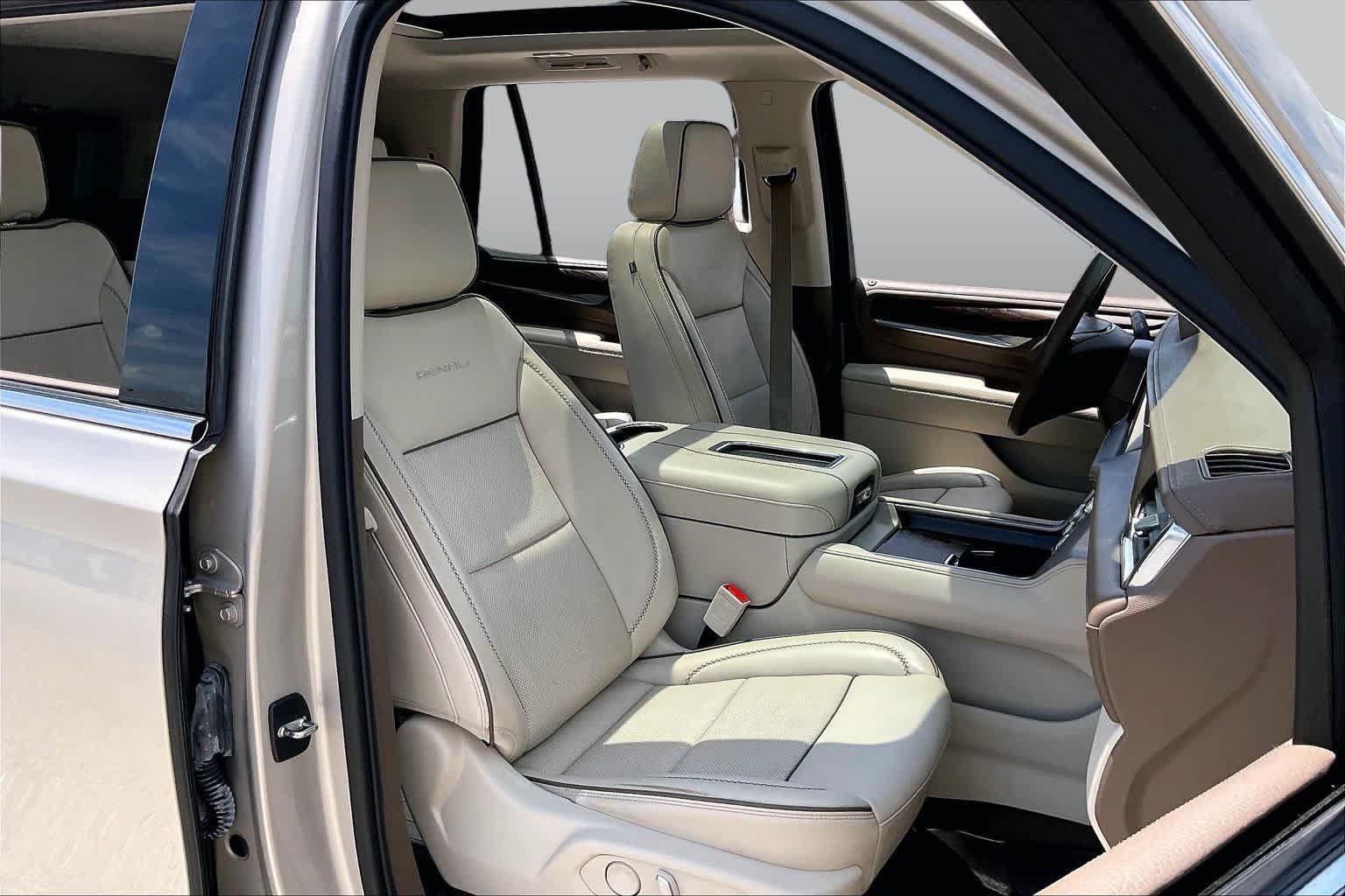 Used 2023 GMC Yukon Denali AWD/4WD image 9