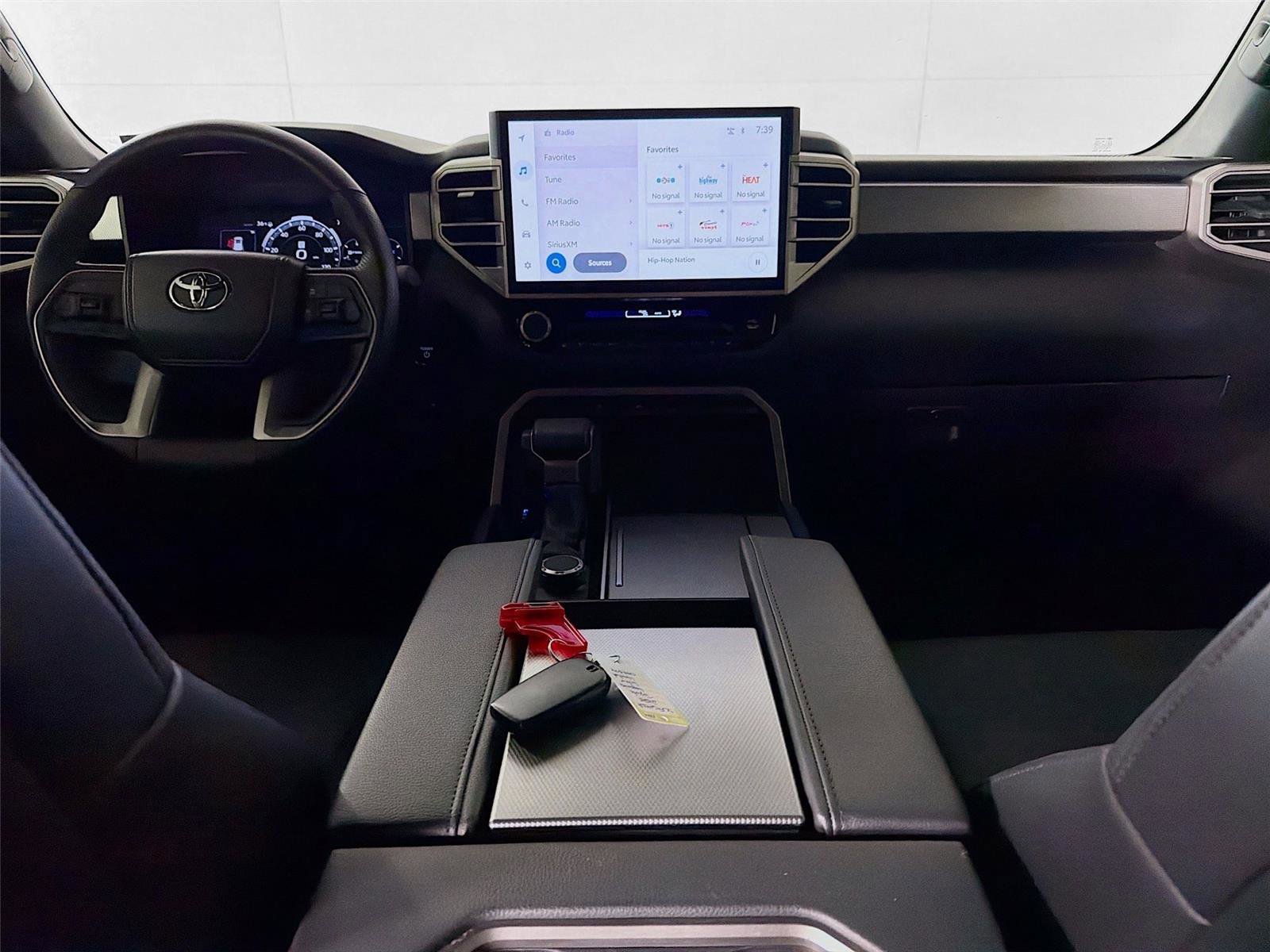 Used 2025 Toyota Sequoia Limited AWD/4WD image 23