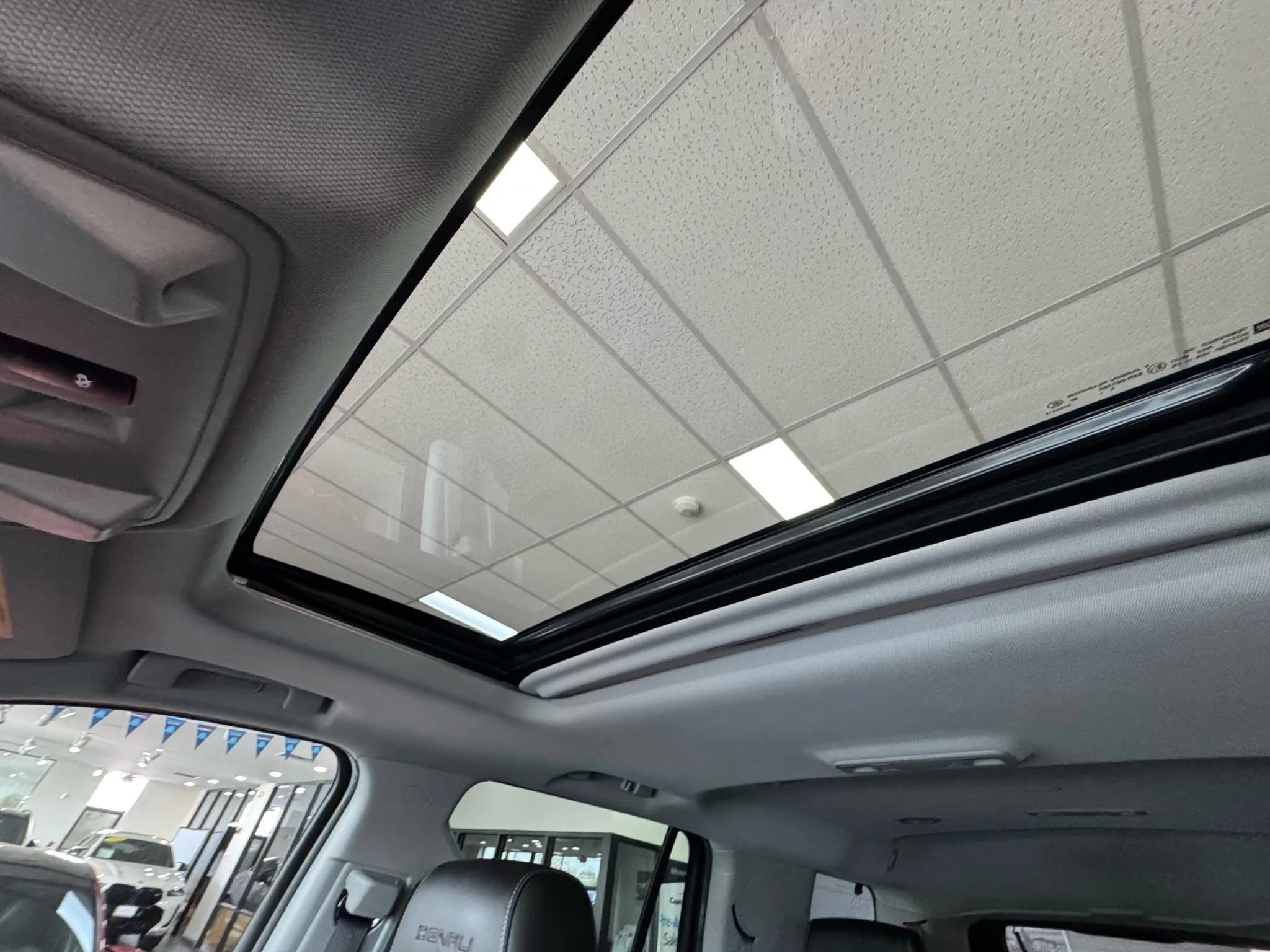 Used 2016 GMC Yukon Denali w/ Enhanced Security Package image 36