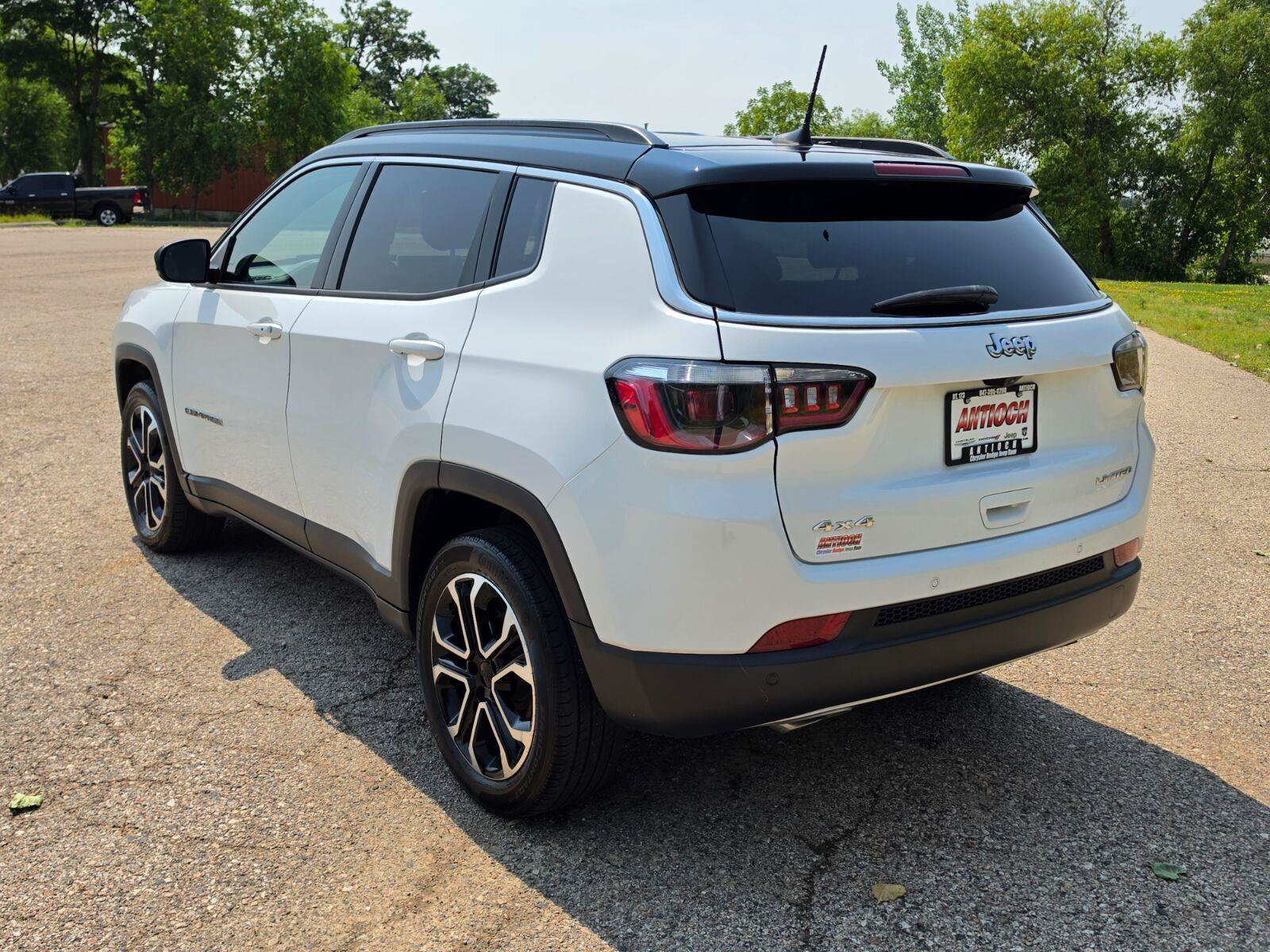 Used 2023 Jeep Compass Limited AWD/4WD image 6