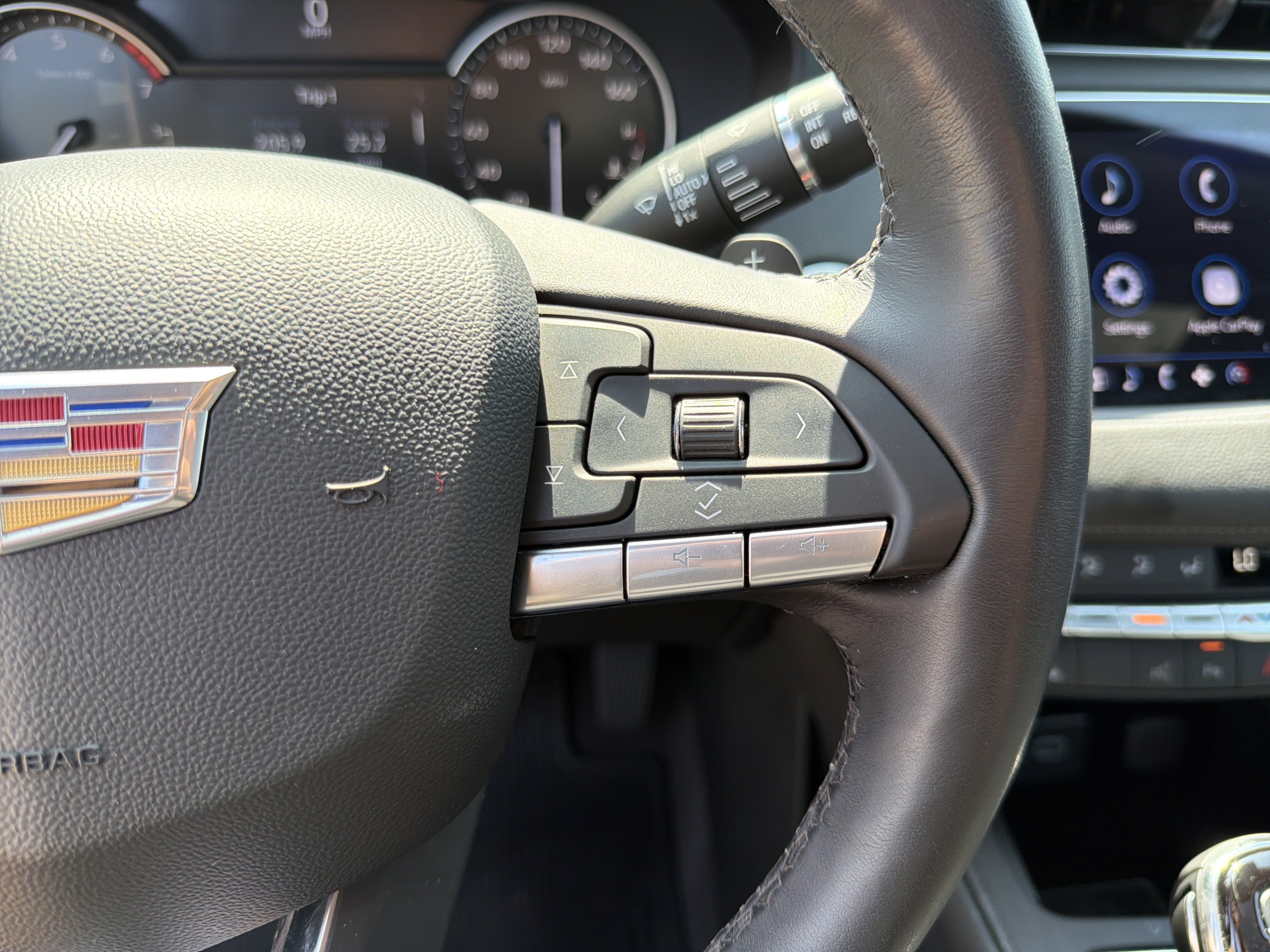 Used 2023 Cadillac XT4 Premium Luxury w/ Enhanced Visibility Package image 35