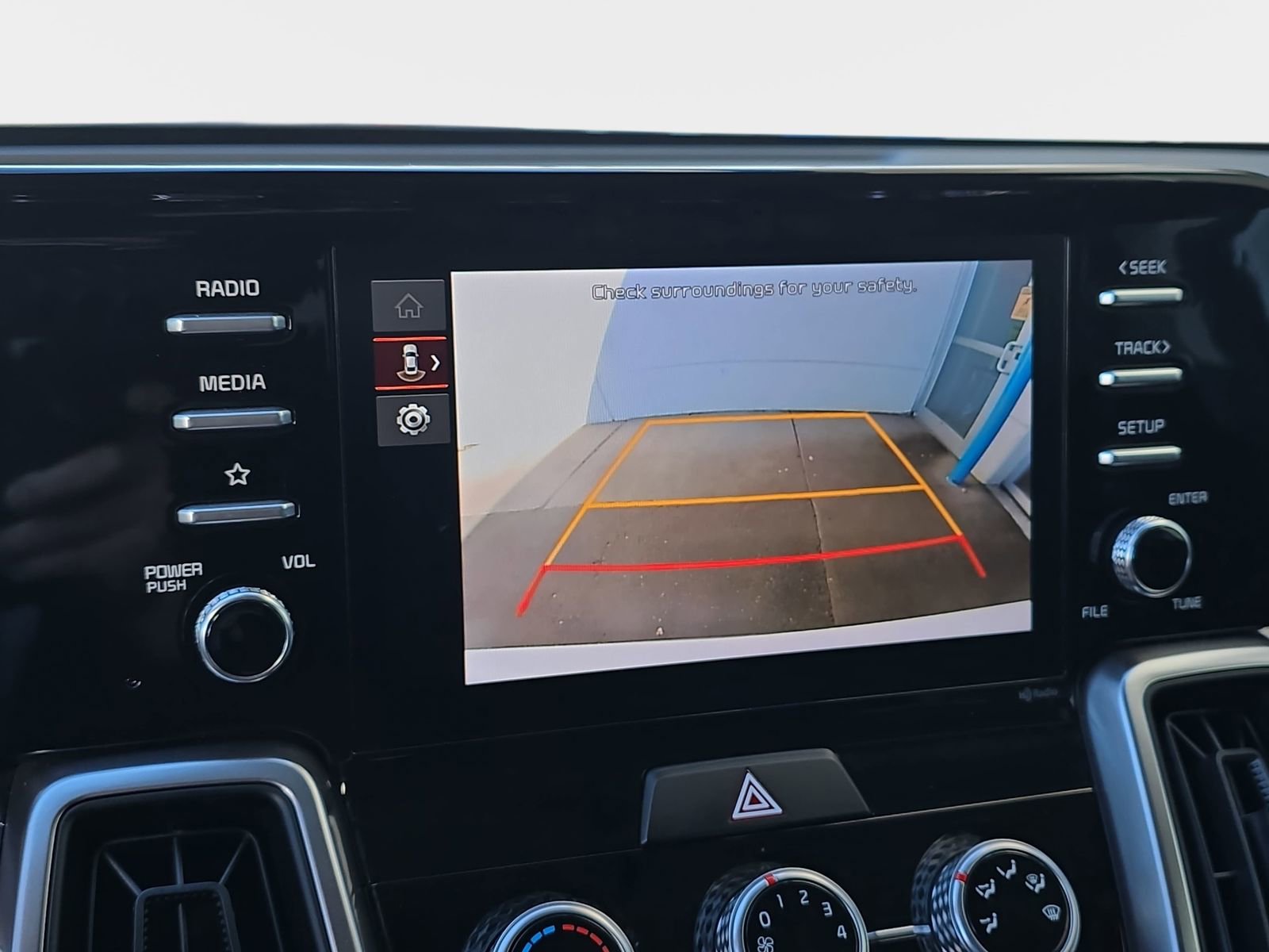 Used 2023 Kia Sorento LX image 25