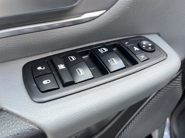 Used 2021 RAM 1500 Big Horn image 12