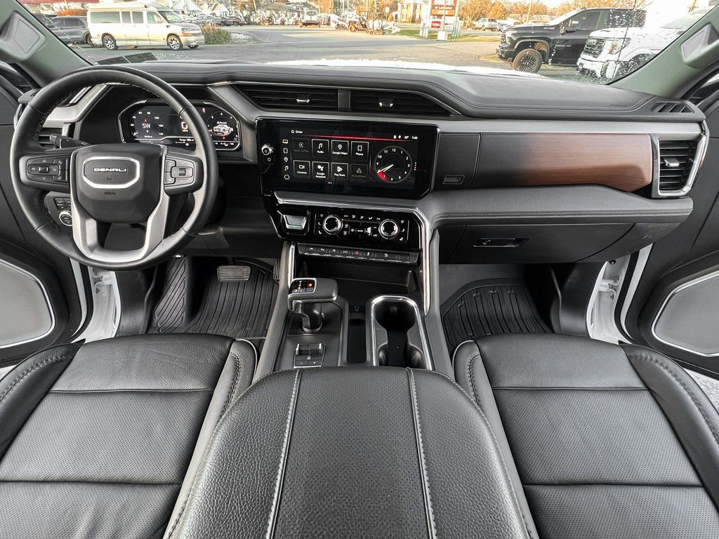 Used 2025 GMC Sierra 1500 Denali image 3