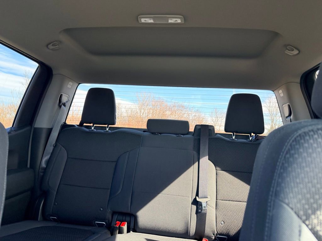 Used 2019 Chevrolet Silverado 1500 Custom w/ Custom Convenience Package AWD/4WD image 4