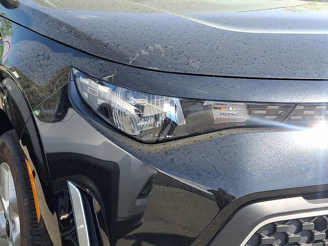 Used 2025 Kia Soul LX w/ LX Technology Package FWD image 8