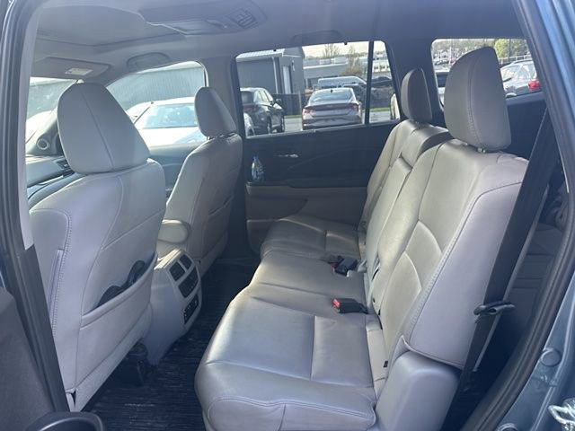 Used 2017 Honda Pilot Touring image 11