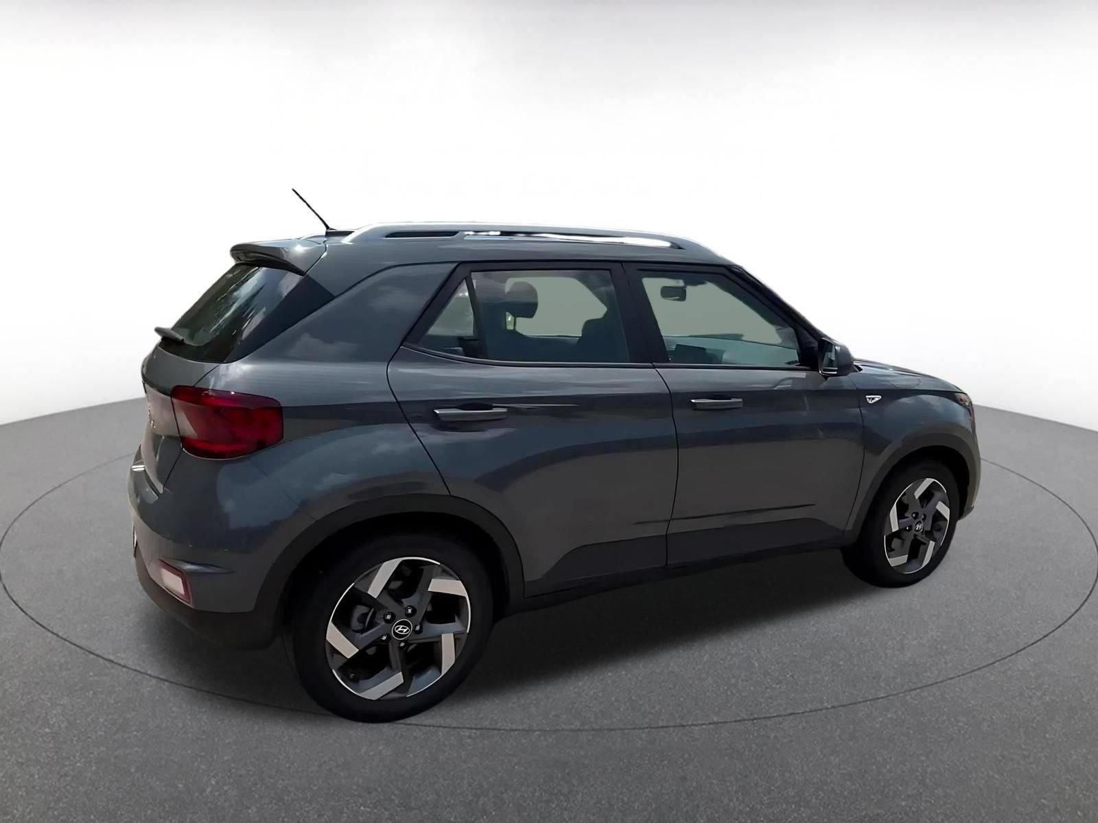Used 2026 Hyundai Venue SEL FWD image 15