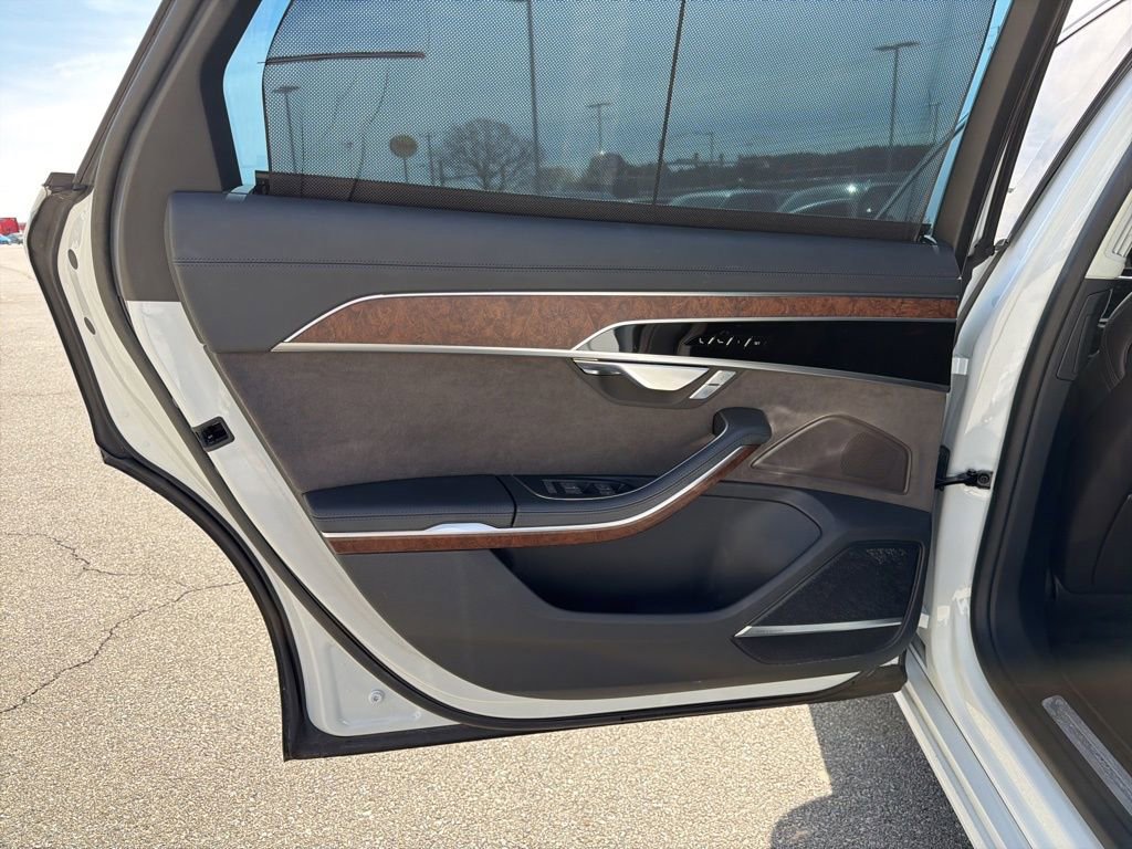 Used 2021 Audi A8 L 3.0T w/ Luxury Package image 15