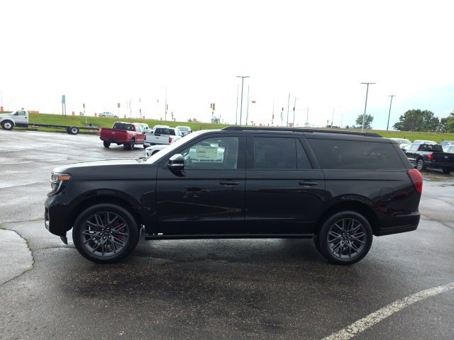 New 2025 Ford Expedition Max Platinum image 4