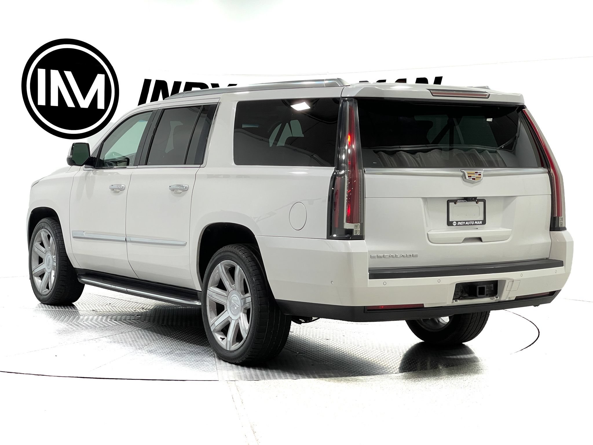 Used 2018 Cadillac Escalade ESV Luxury AWD/4WD image 6