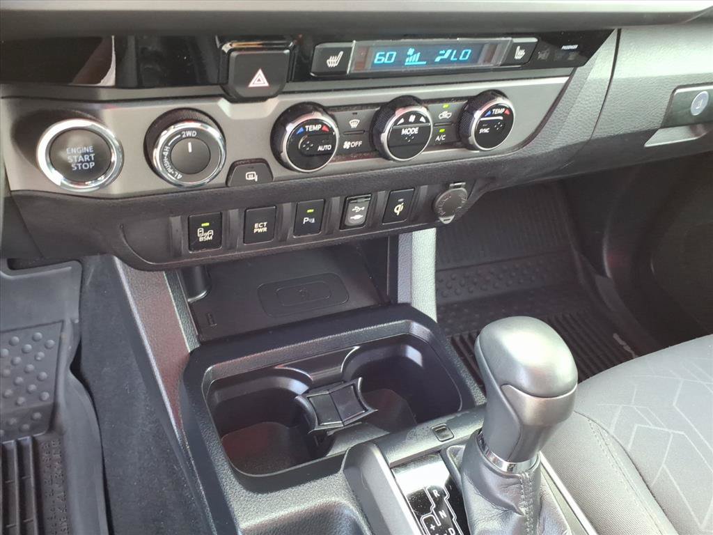 Used 2017 Toyota Tacoma TRD Sport w/ Premium & Technology Package AWD/4WD image 32