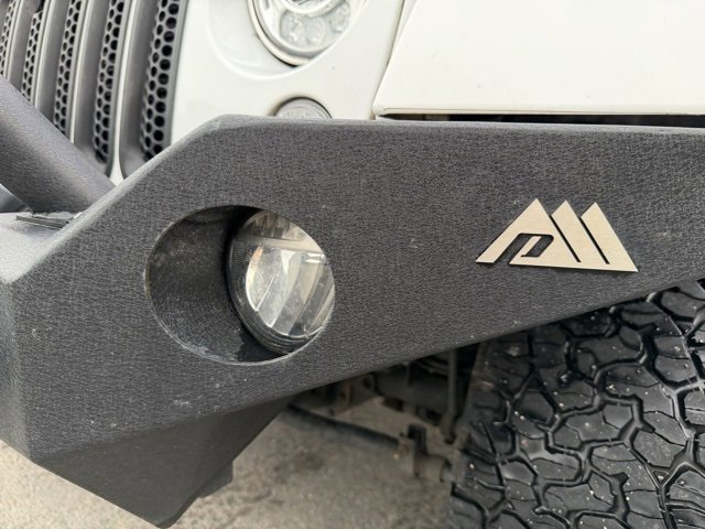 Used 2018 Jeep Wrangler Unlimited Rubicon w/ Connectivity Group image 13