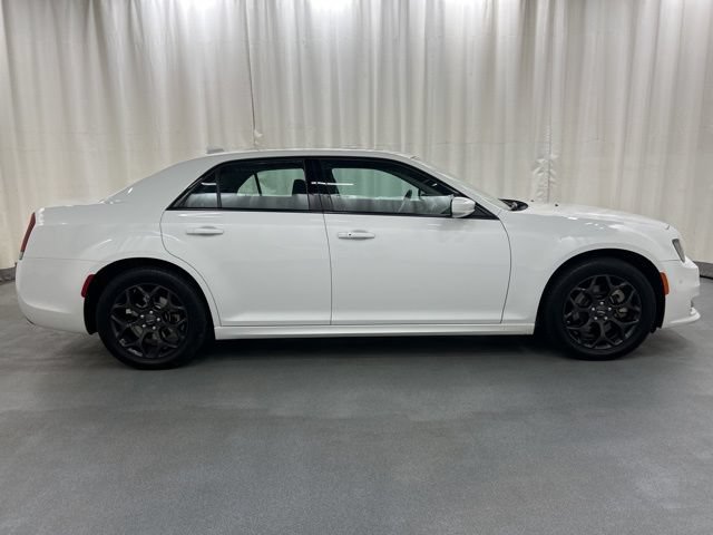 Used 2023 Chrysler 300 Touring L w/ Popular Equipment Group AWD/4WD image 7