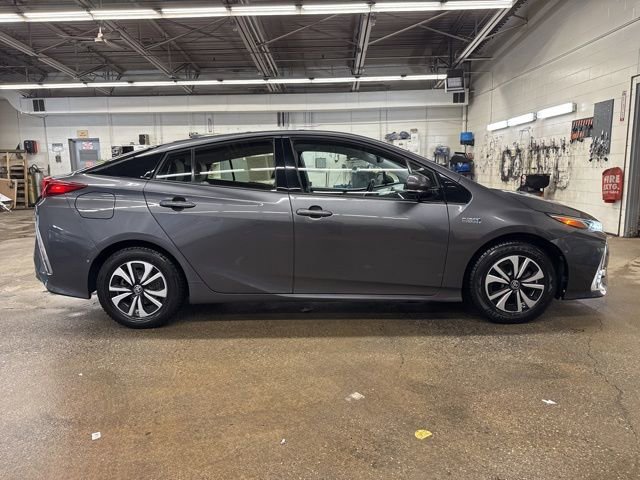 Used 2017 Toyota Prius Prime Advanced image 7