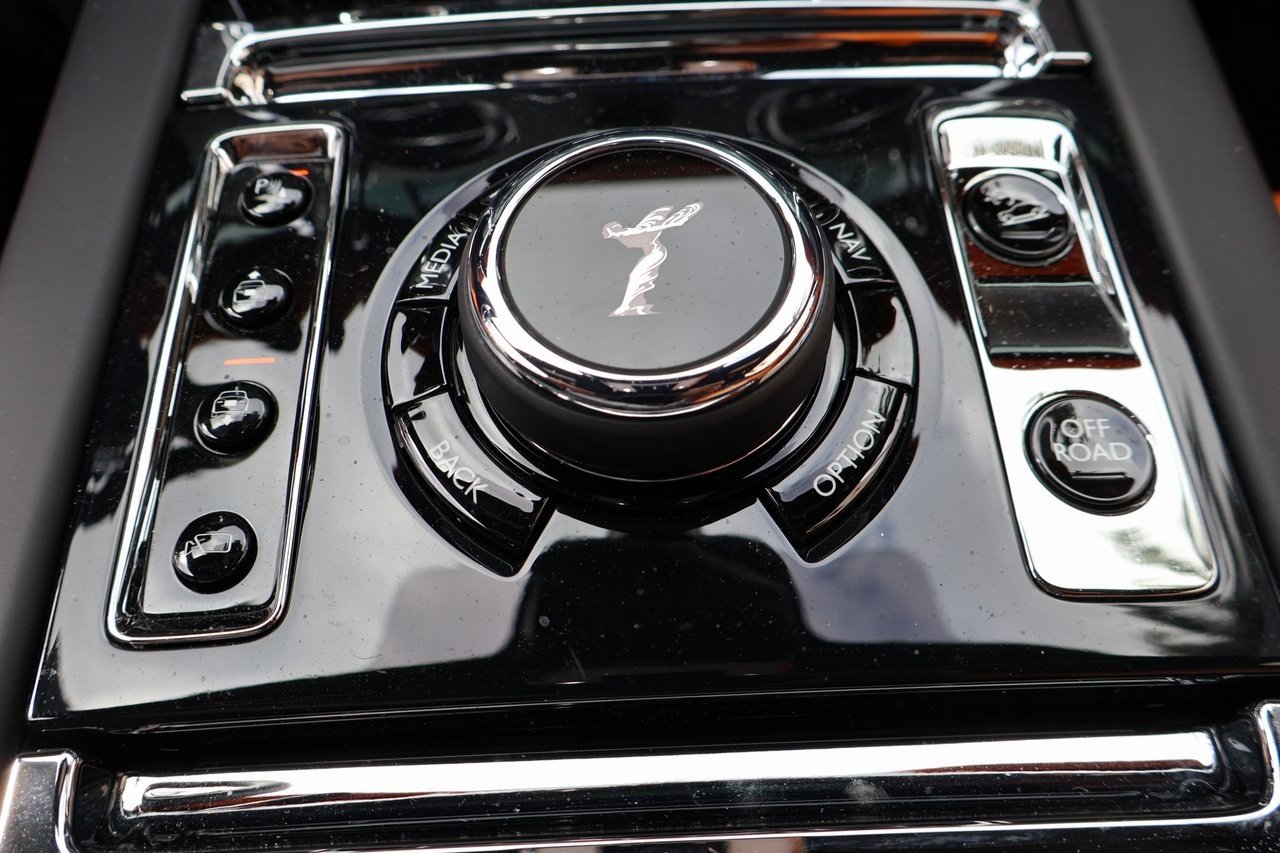 Used 2025 Rolls-Royce Cullinan image 31