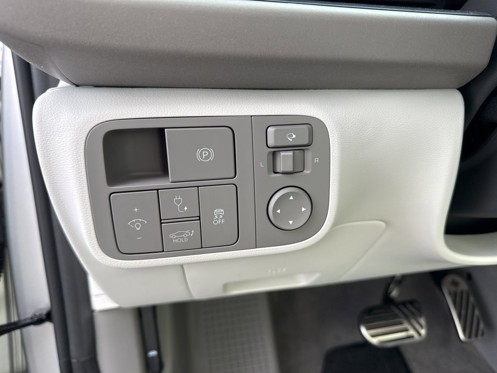 Used 2025 Hyundai Ioniq 6 Limited image 20