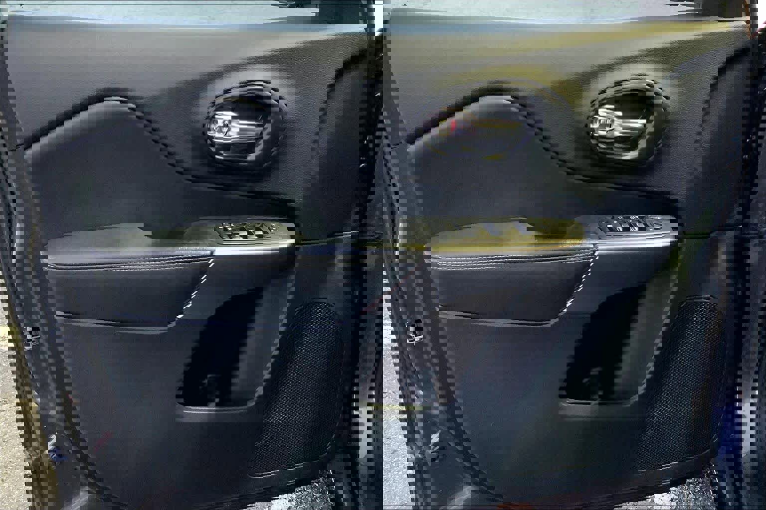 Used 2020 Jeep Cherokee Latitude Lux w/ Comfort/Convenience Group image 20