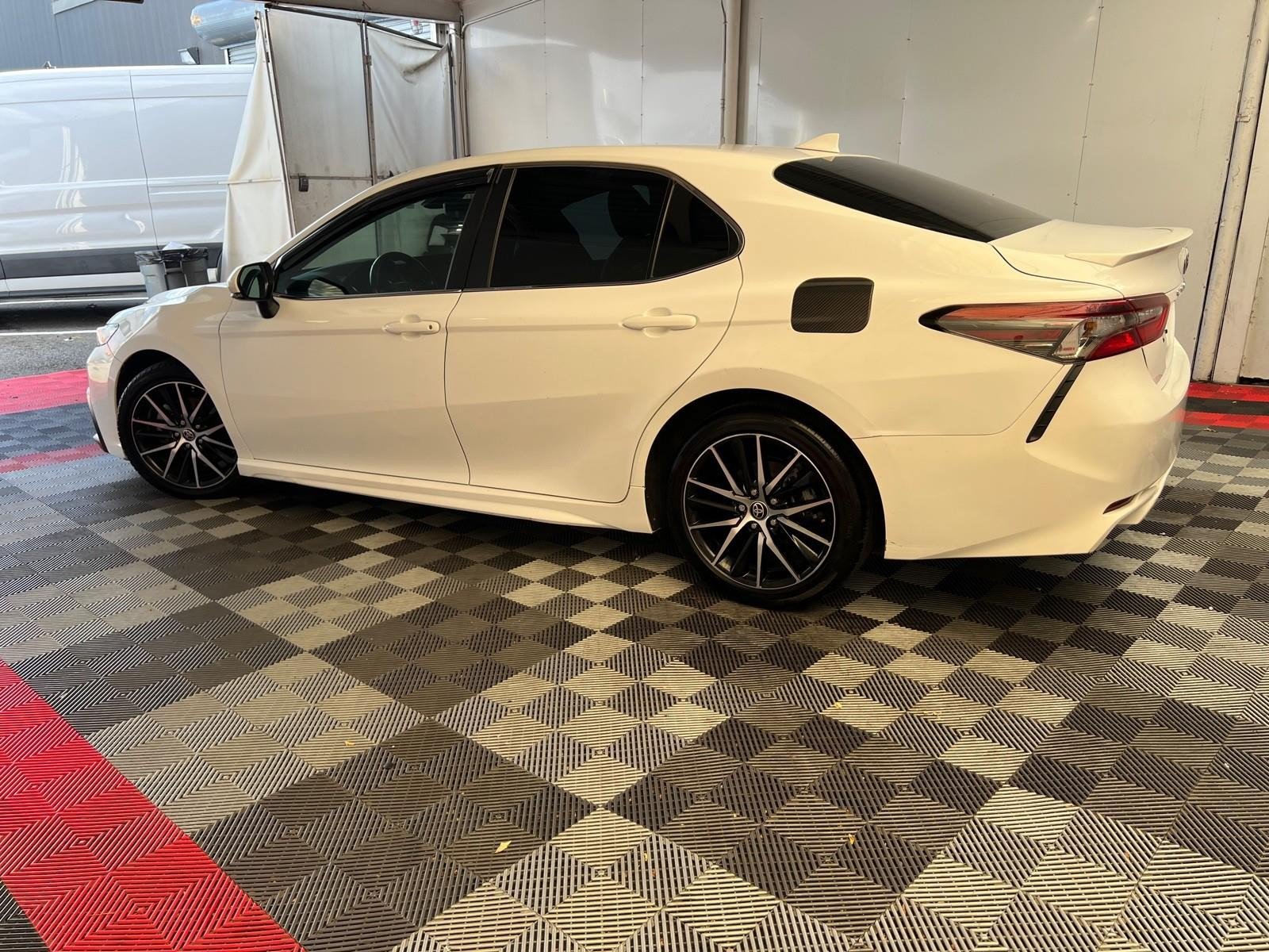 Used 2023 Toyota Camry SE w/ Cold Weather Package AWD/4WD image 4