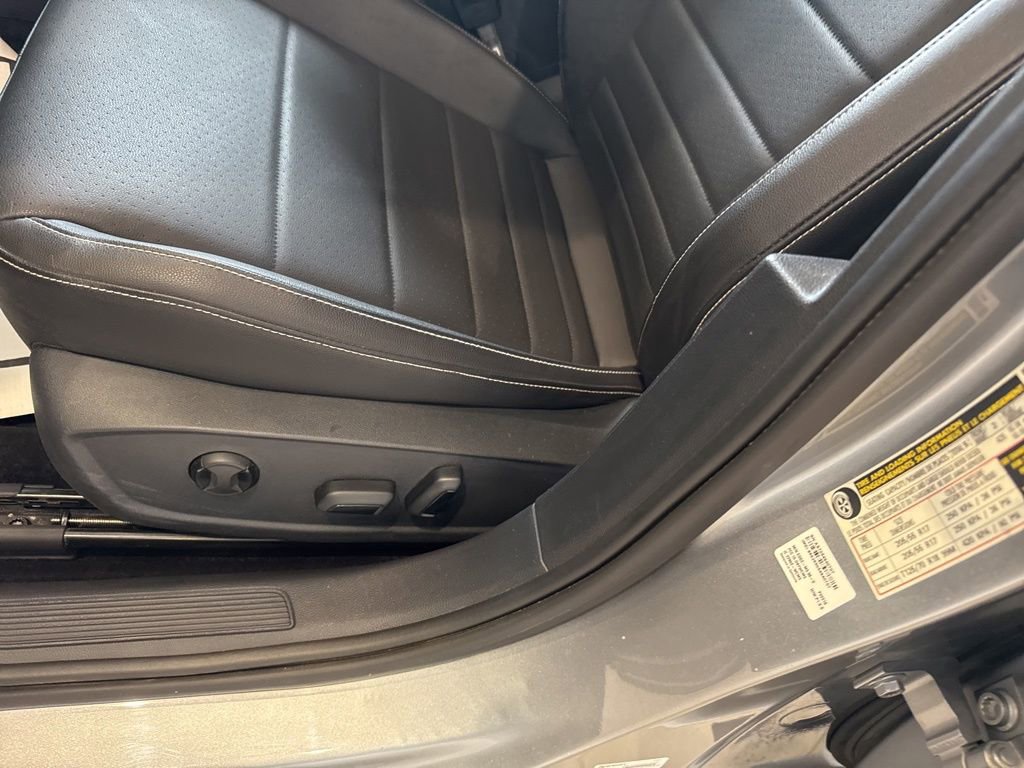 Used 2023 Volkswagen Jetta SE image 19