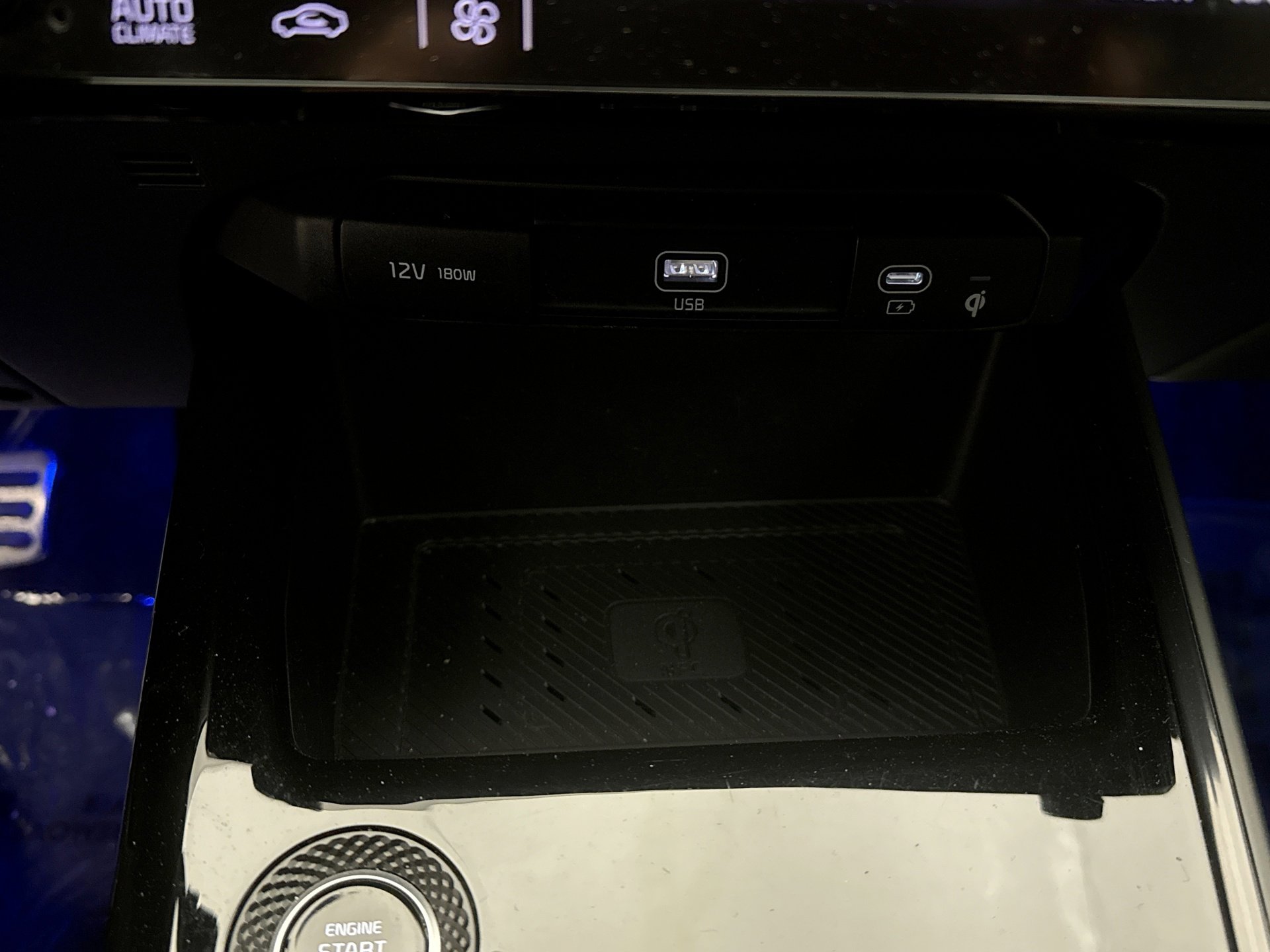 Used 2023 Kia Niro SX Touring FWD image 18