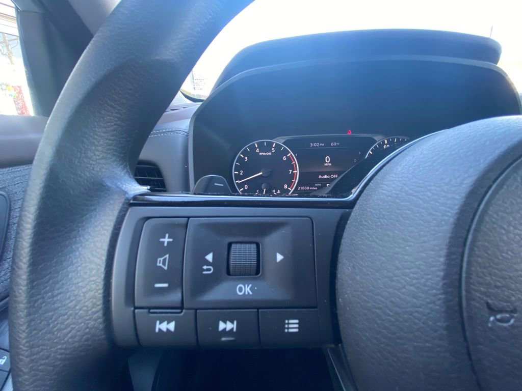 Used 2023 Nissan Rogue SV AWD/4WD image 18