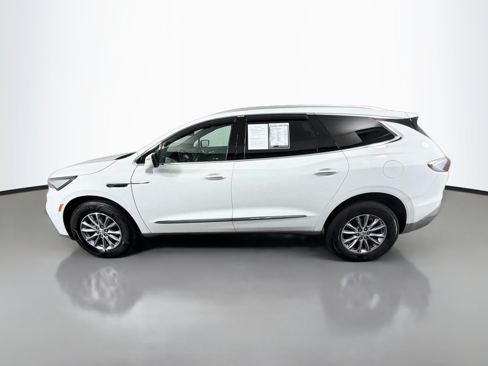 Used 2024 Buick Enclave Essence FWD image 4